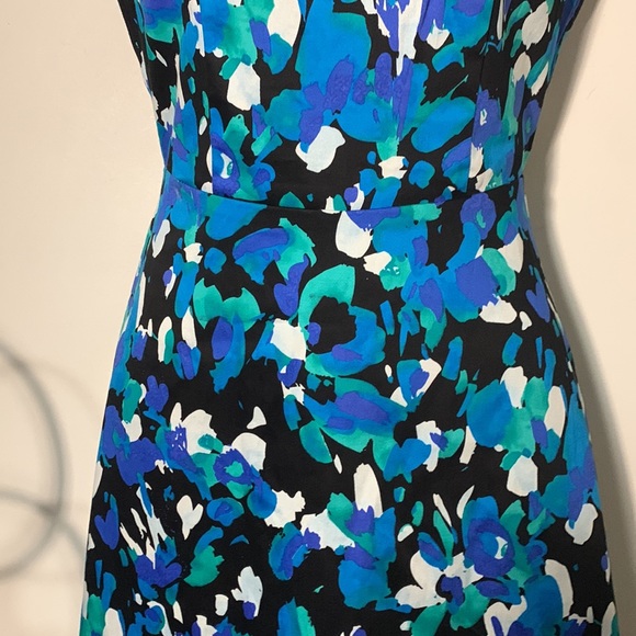 Atmos & Here stylish cup sleeved midi with zipper down the back - Picture 3 of 6